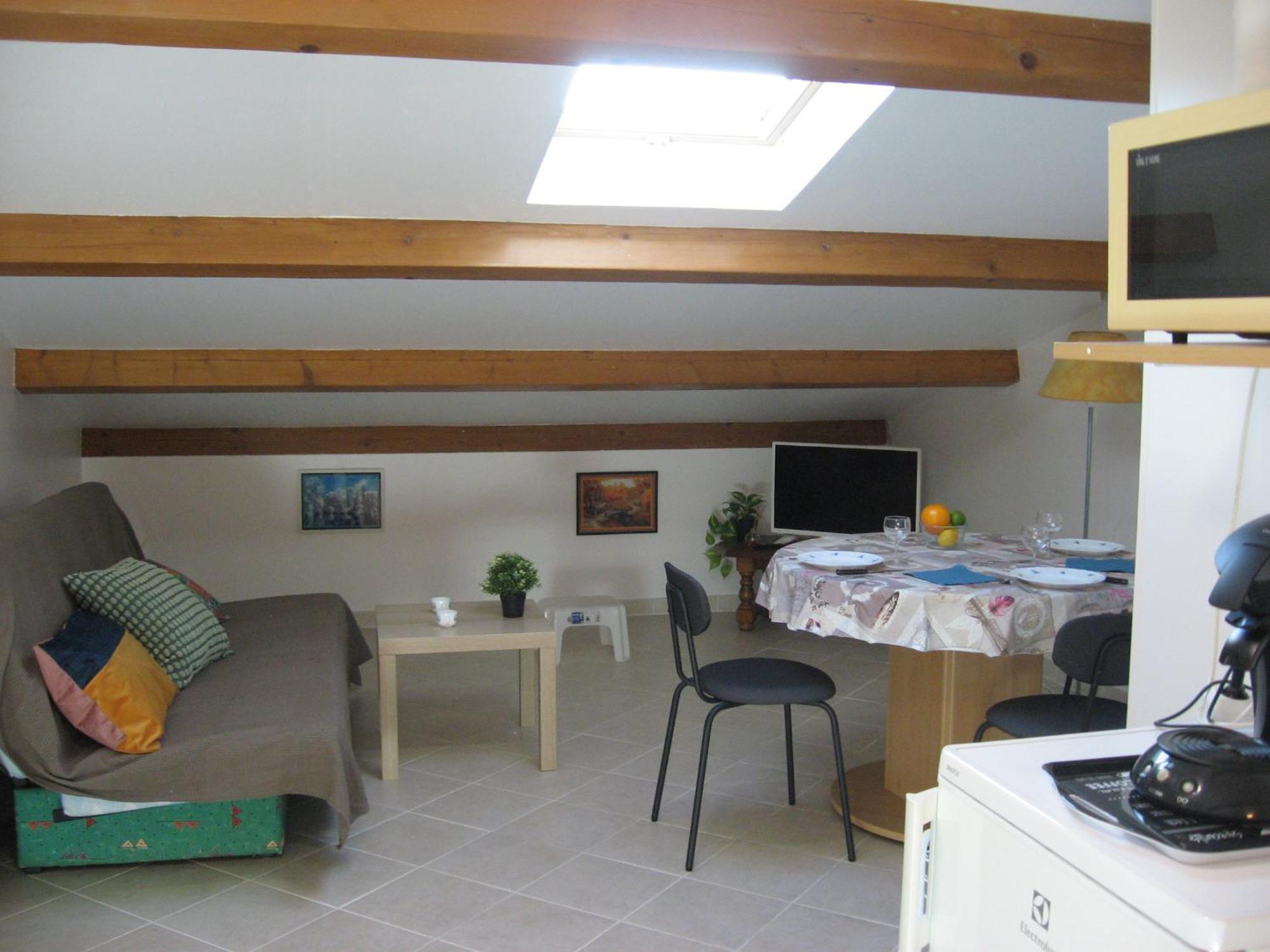 Апартаменты T 2 Avec Velux Sous Les Combes De 34 M2 Ла-Лонд-ле-Мор Экстерьер фото